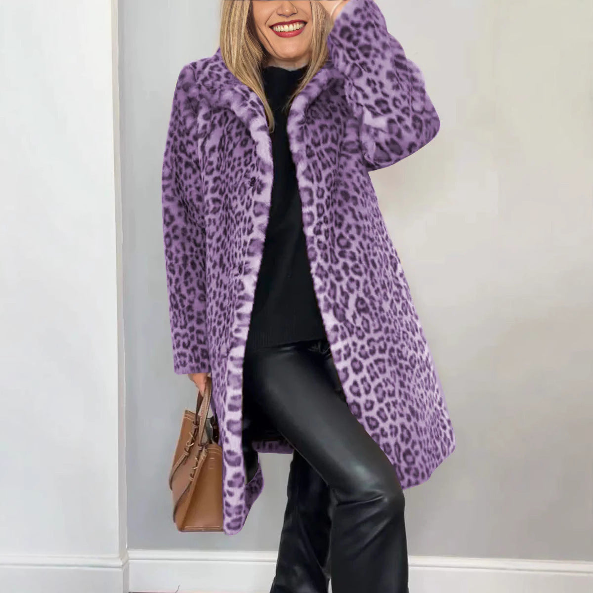 Féline Élégance | Manteau Léopard Douillet