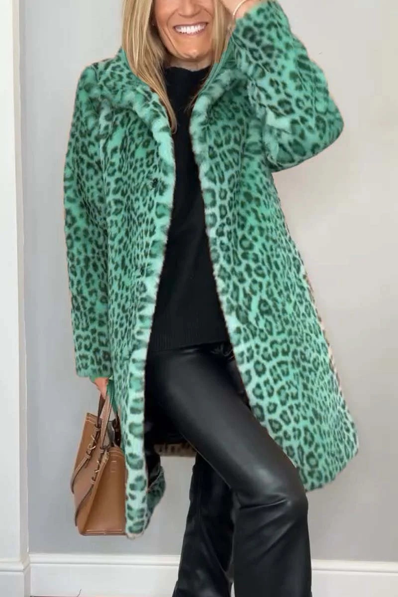 Féline Élégance | Manteau Léopard Douillet