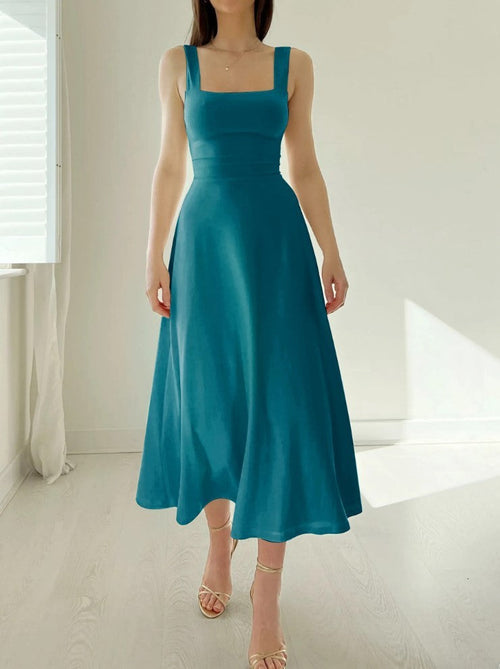 Détail des poches discrètes de la robe Ksenia™, ajout pratique.